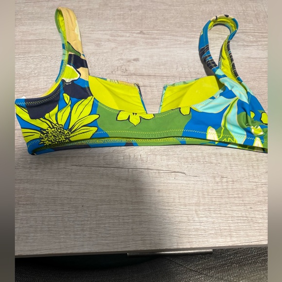 Floral women’s Swim bikini Top - Picture 6 of 6
